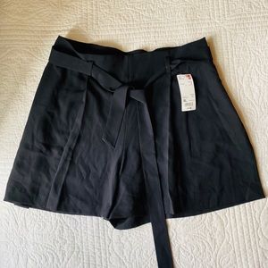 UNIQLO black drape shorts NWT